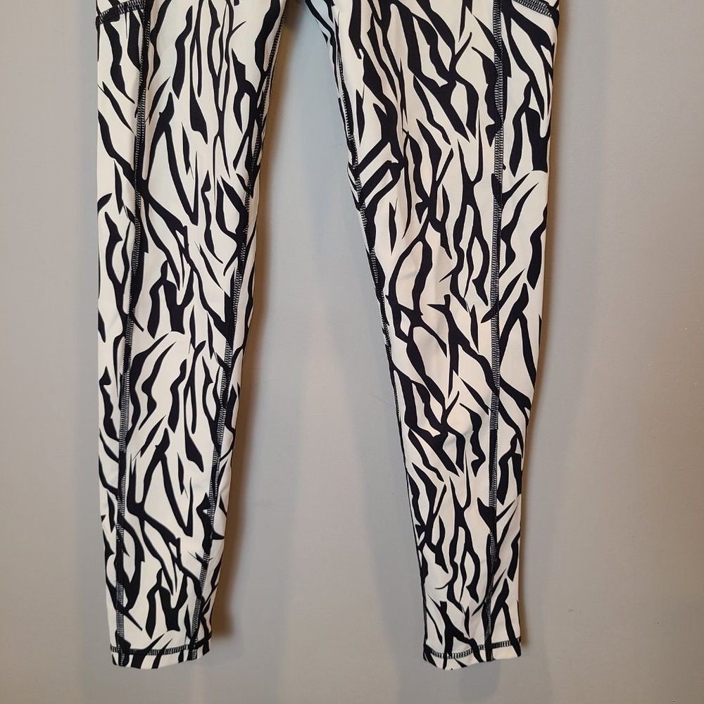 ZYIA Leggings Womens 4 Safari Zebra Animal Print White Black High Rise - Picture 4 of 11